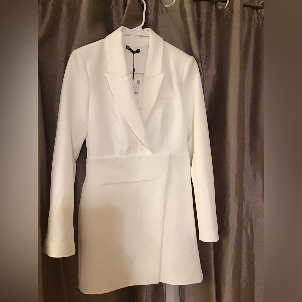Zara white padded v-neck wrapped blazer dress - Picture 2 of 3